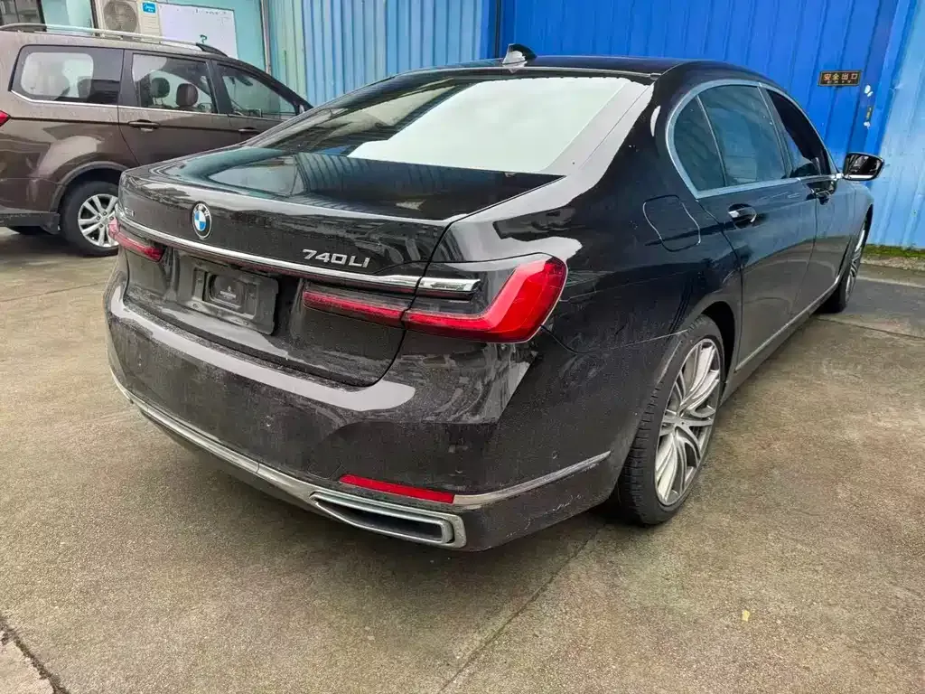 BMW 7 Series 2021 из CN, фото 3
