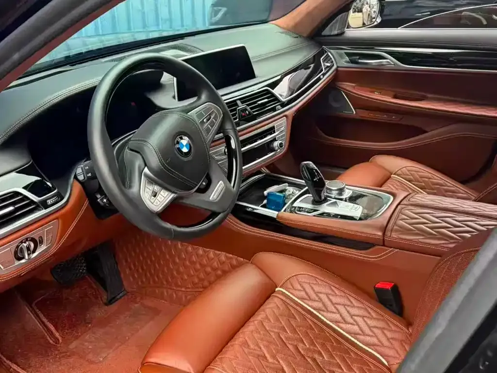 BMW 7 Series 2021 из CN, фото 6