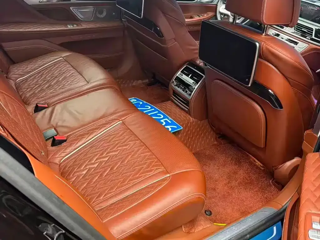 BMW 7 Series 2021 из CN, фото 7