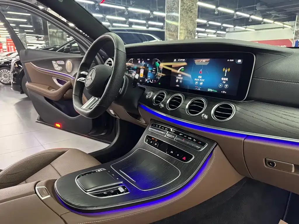 Mercedes-Benz E-Class — фото 10