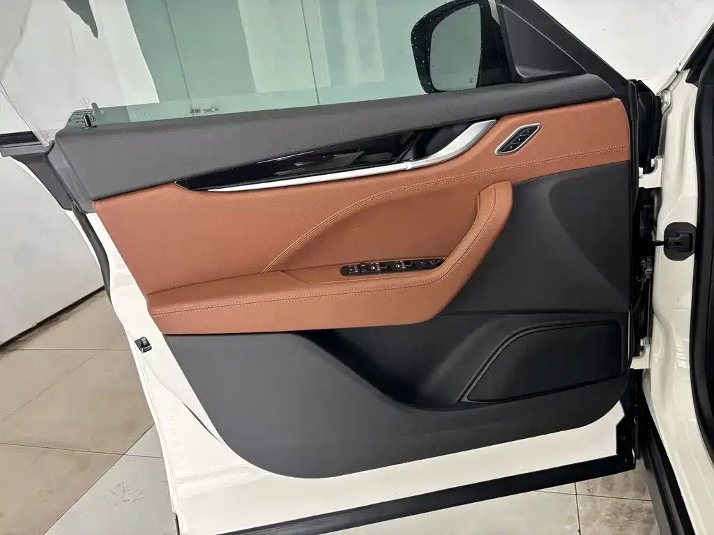 Maserati Levante — фото 10