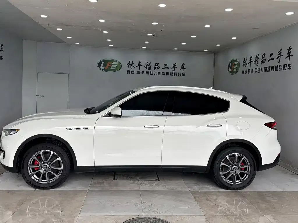 Maserati Levante — фото 4