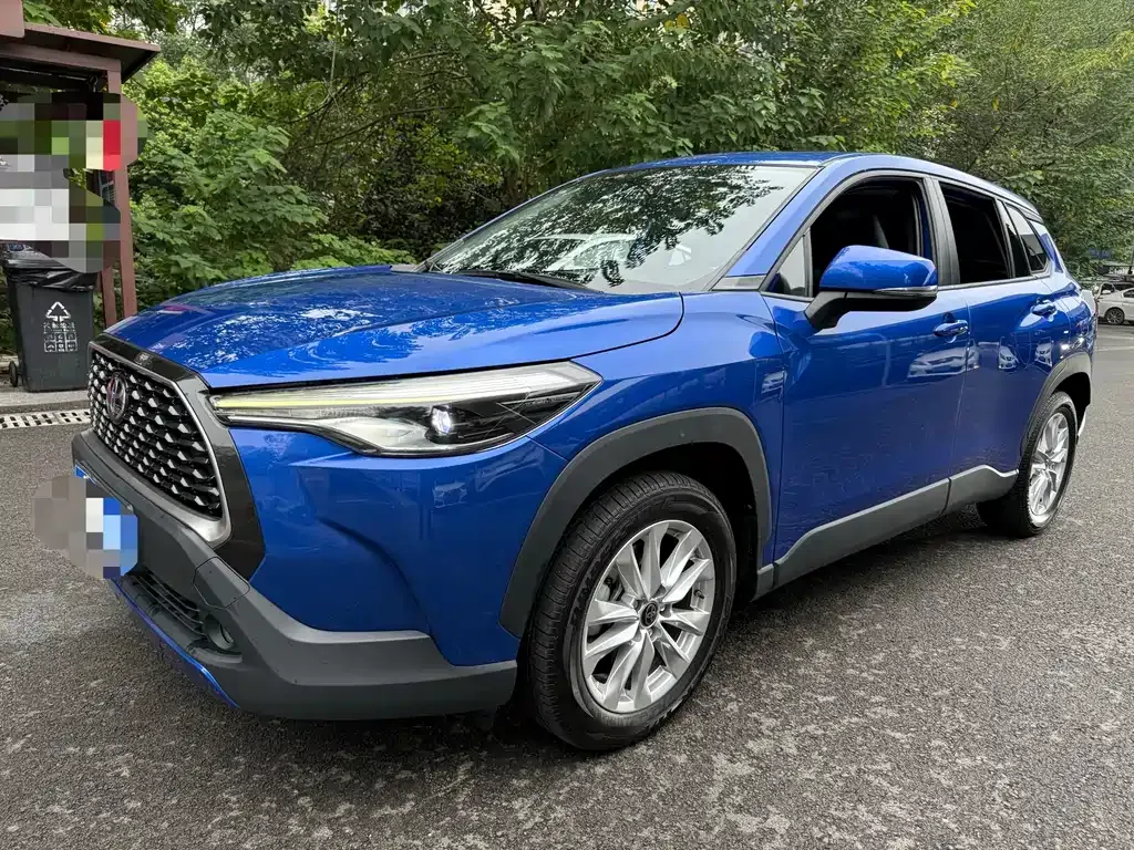 Toyota Corolla Cross — фото 1