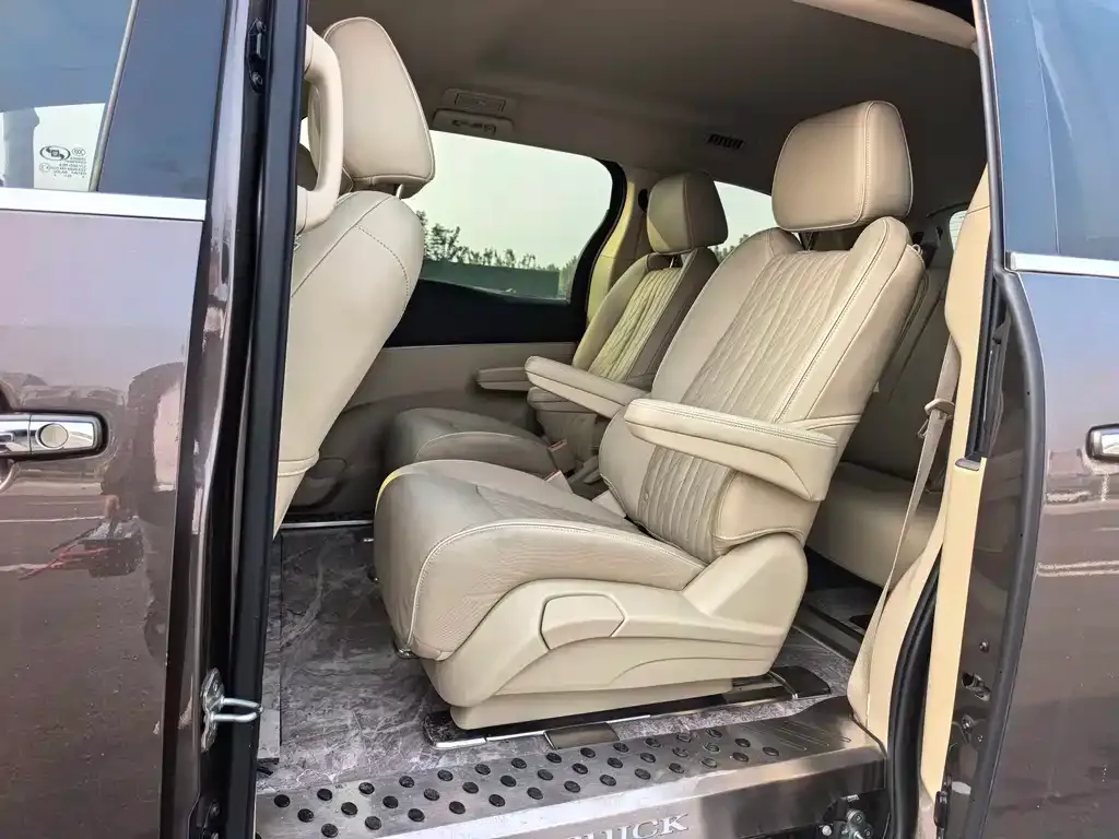 Buick GL8 2023 из CN, фото 4