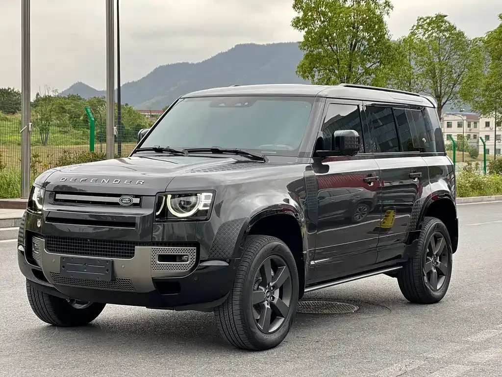 Land Rover Defender — фото 1
