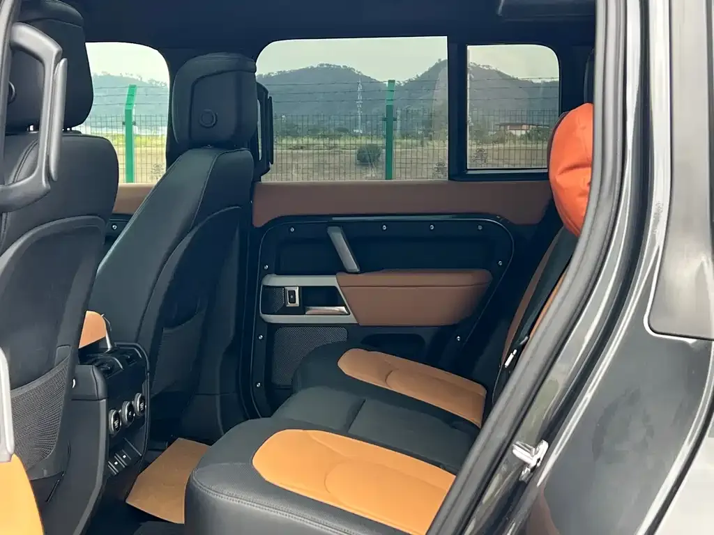 Land Rover Defender — фото 6
