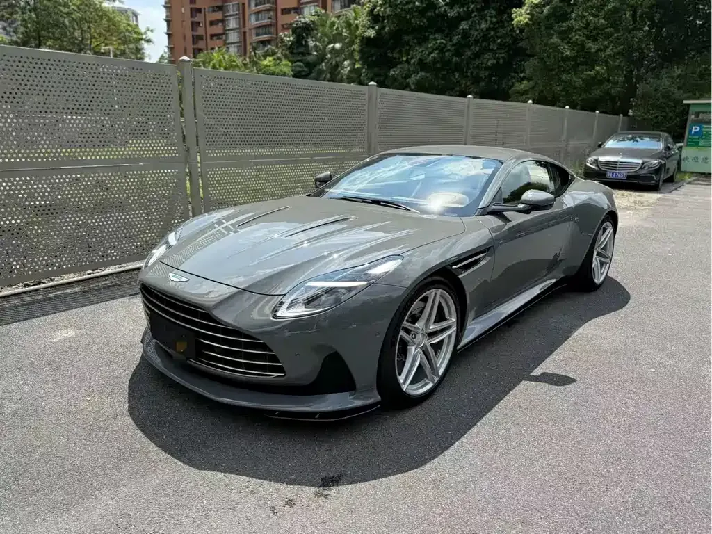 Aston Martin DB12 2025 из CN, фото 1