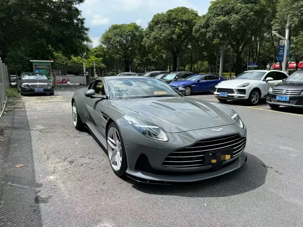 Aston Martin DB12 2025 из CN, фото 2