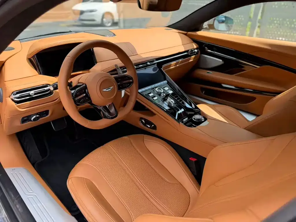 Aston Martin DB12 2025 из CN, фото 4