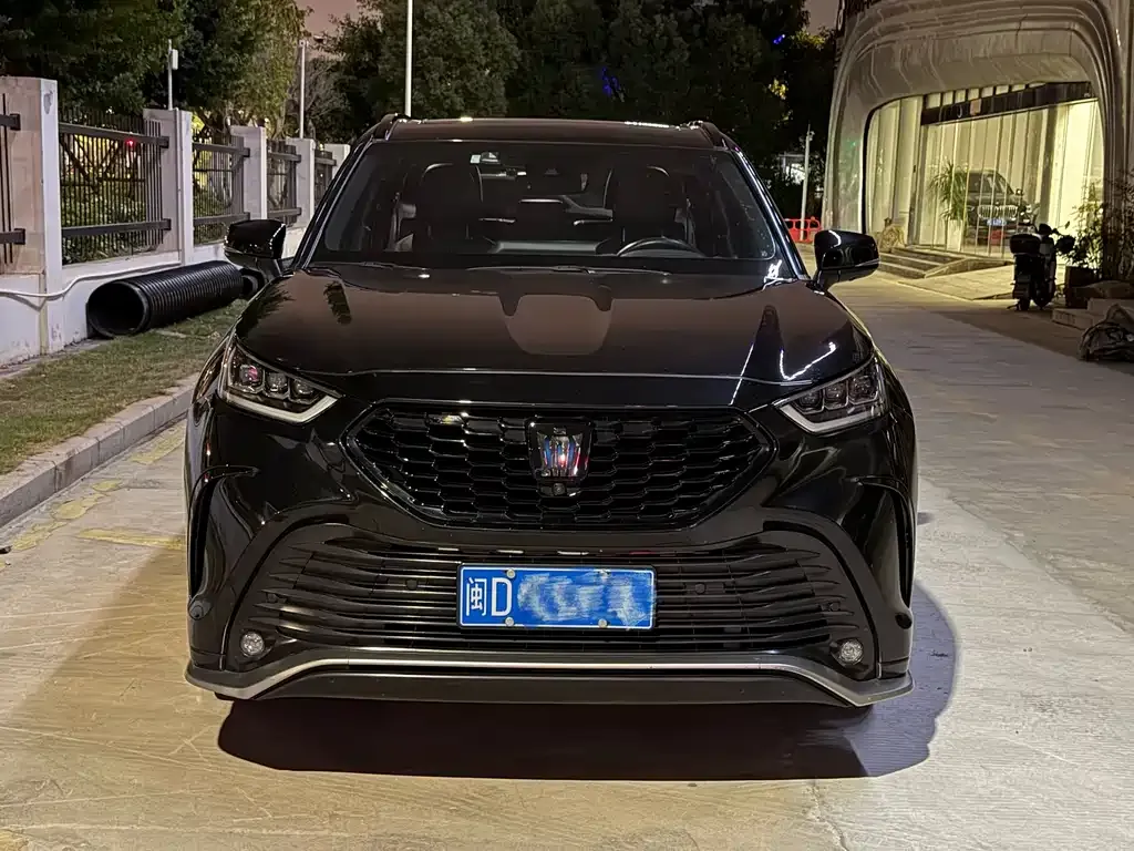 Toyota Crown Kluger 2023 из CN, фото 2
