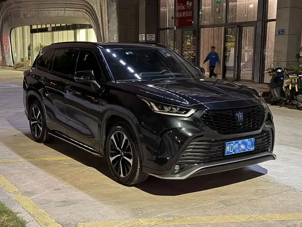 Toyota Crown Kluger 2023 из CN, фото 3