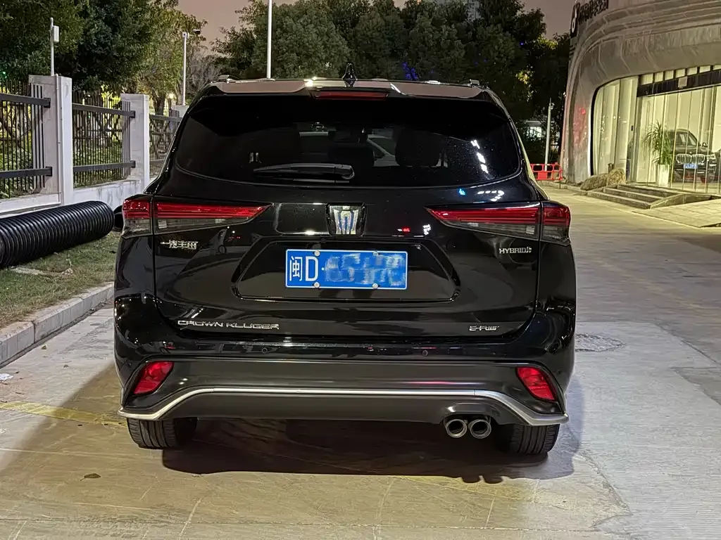Toyota Crown Kluger 2023 из CN, фото 5