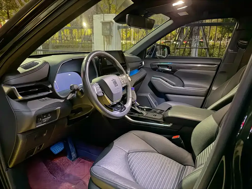 Toyota Crown Kluger 2023 из CN, фото 9