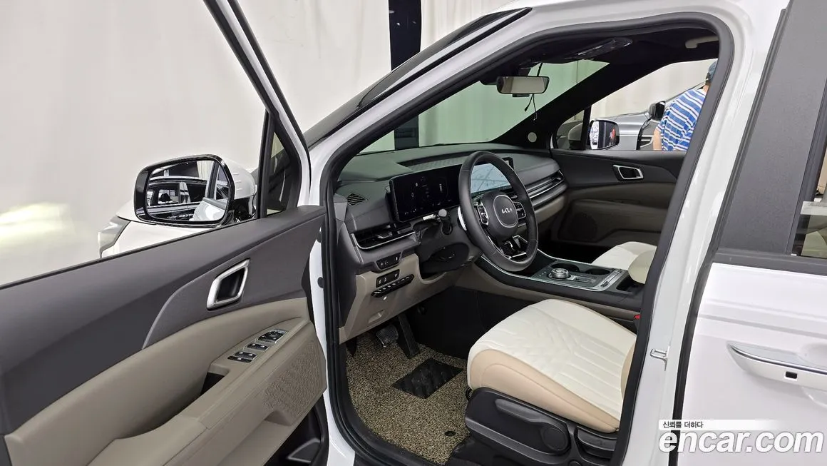 Kia Carnival — фото 10
