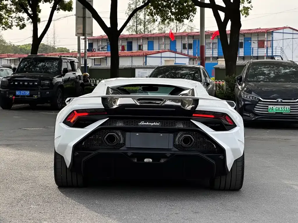 Lamborghini Huracan 2025 из CN, фото 2