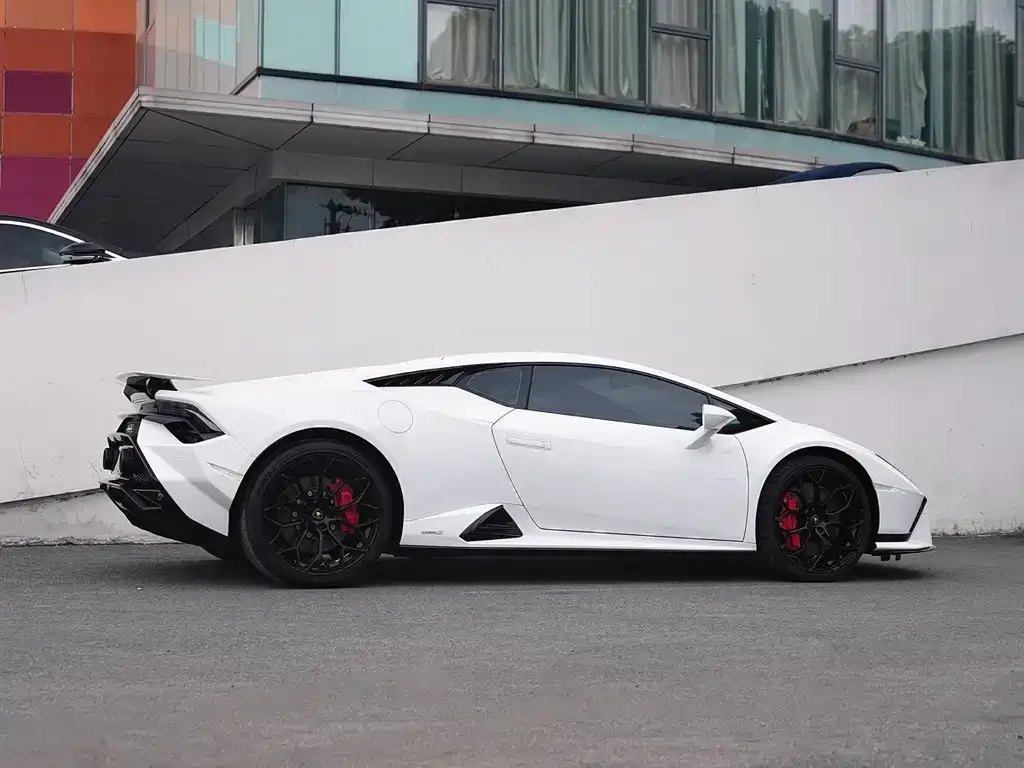 Lamborghini Huracan 2025 из CN, фото 9