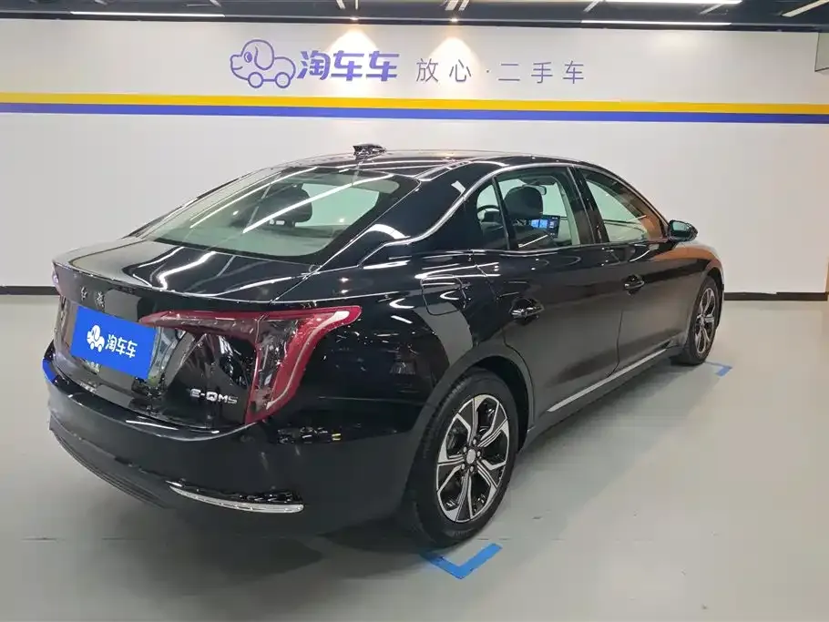 Hongqi E-QM5 — фото 3
