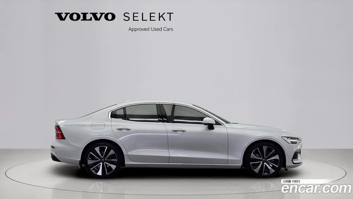 Volvo S60 2023 из KR, фото 3