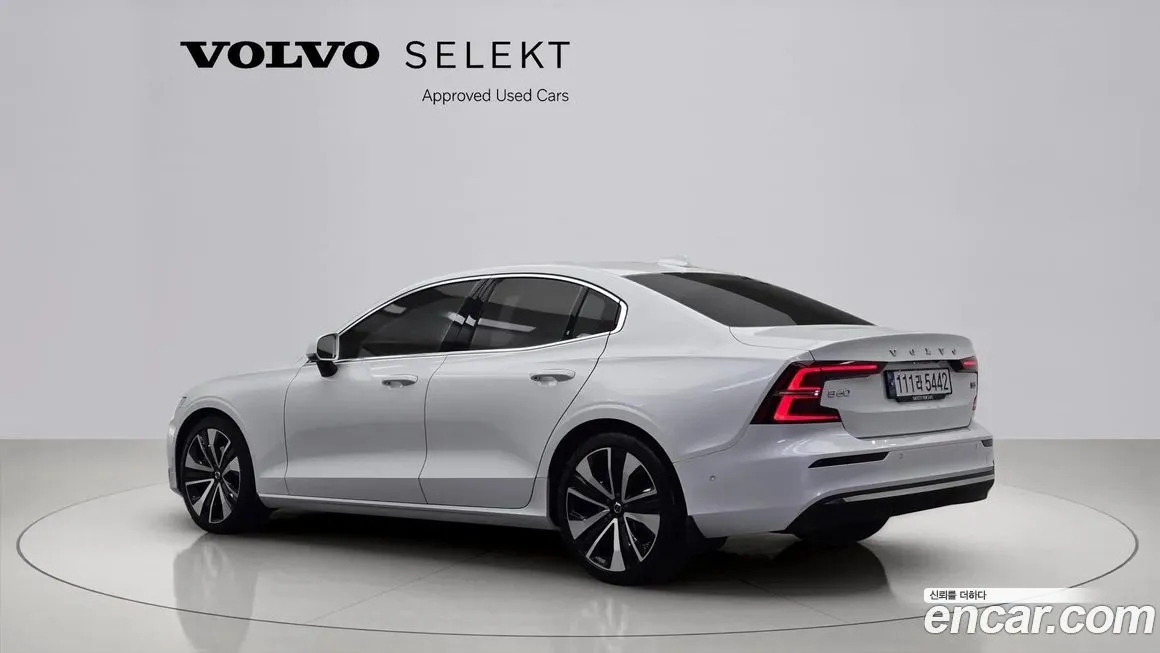 Volvo S60 2023 из KR, фото 4