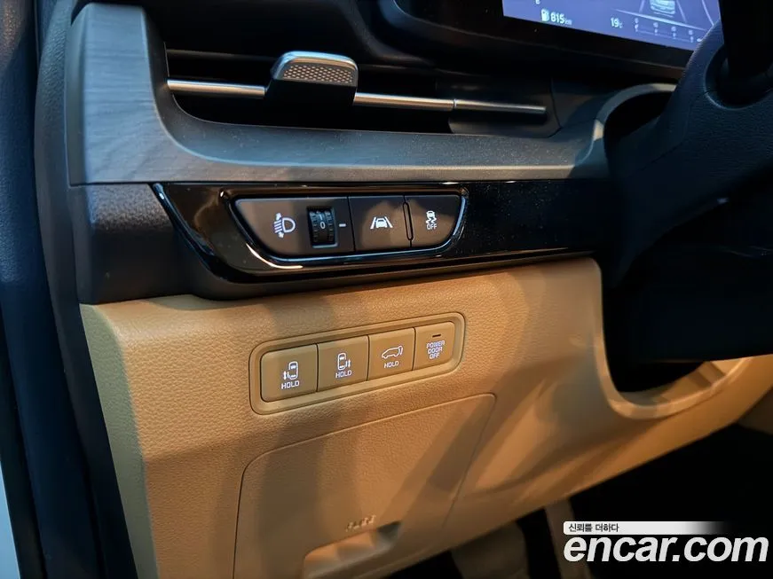 Kia Carnival — фото 10
