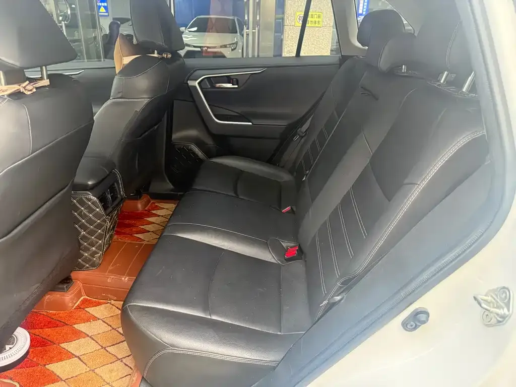 Toyota RAV4 2021 из CN, фото 8
