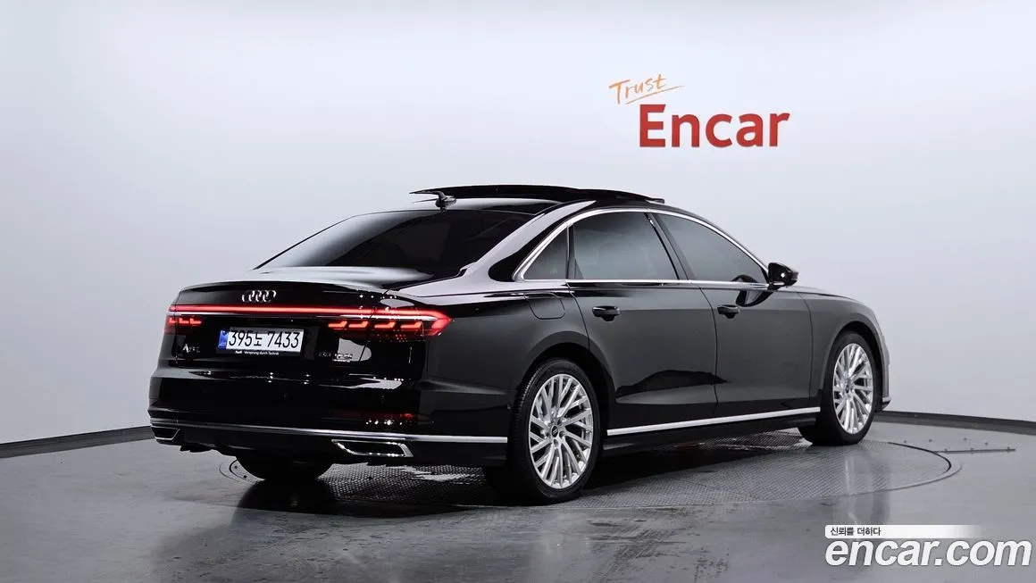 Audi A8 — фото 2