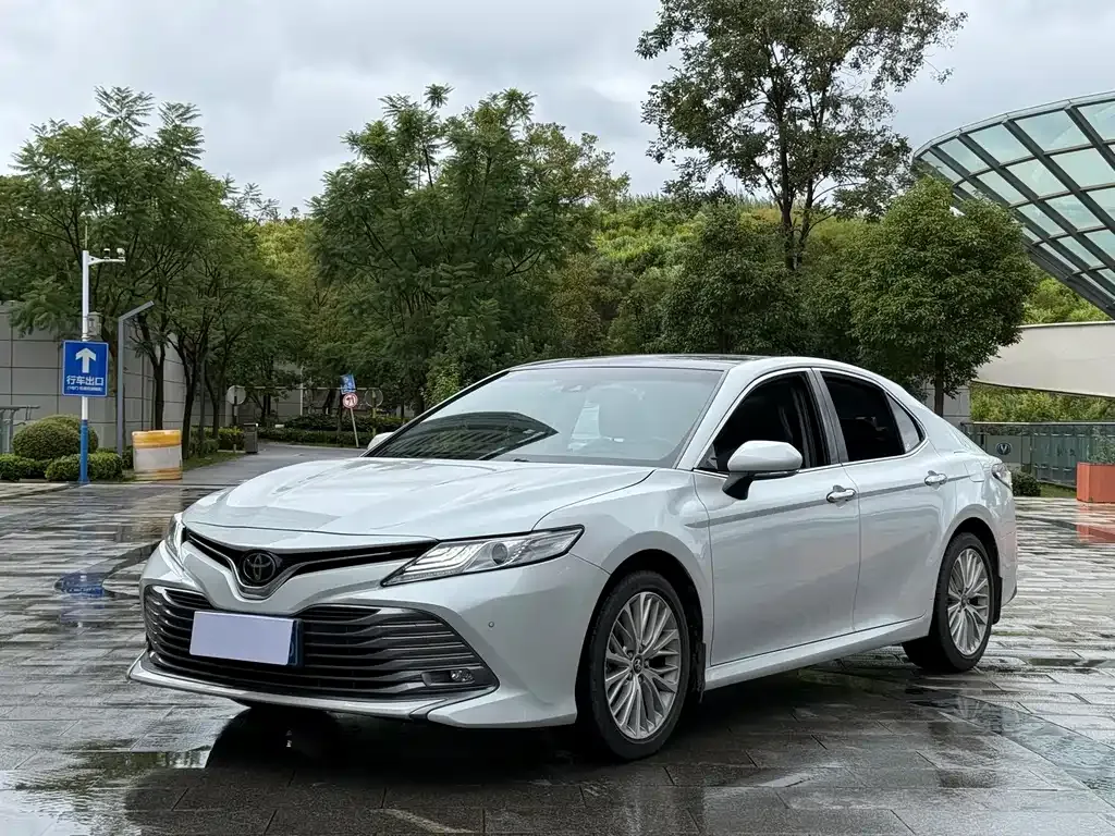 Toyota Camry 2021 из CN, фото 4