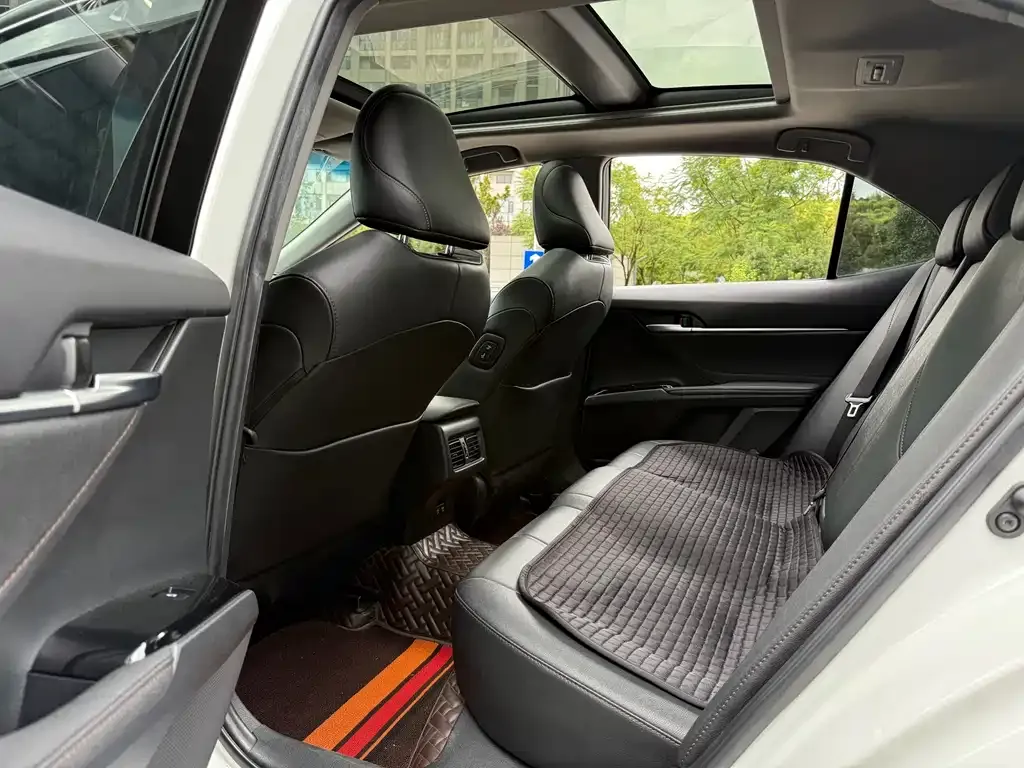 Toyota Camry 2021 из CN, фото 7