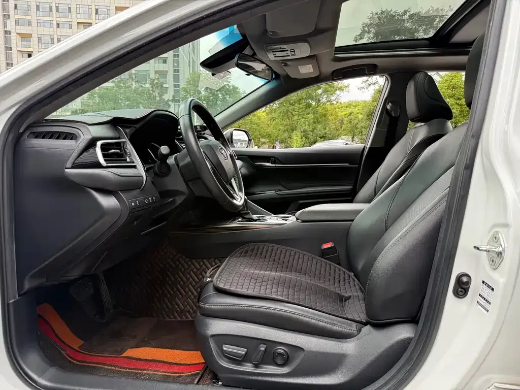 Toyota Camry 2021 из CN, фото 8
