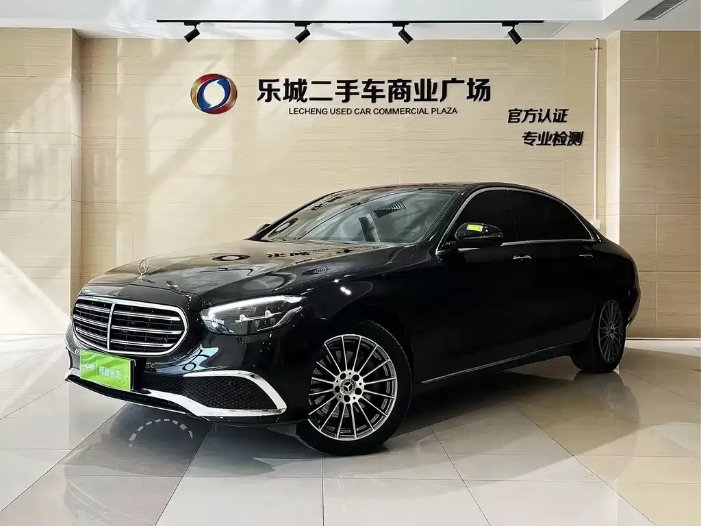 Mercedes-Benz E-Class — фото 1
