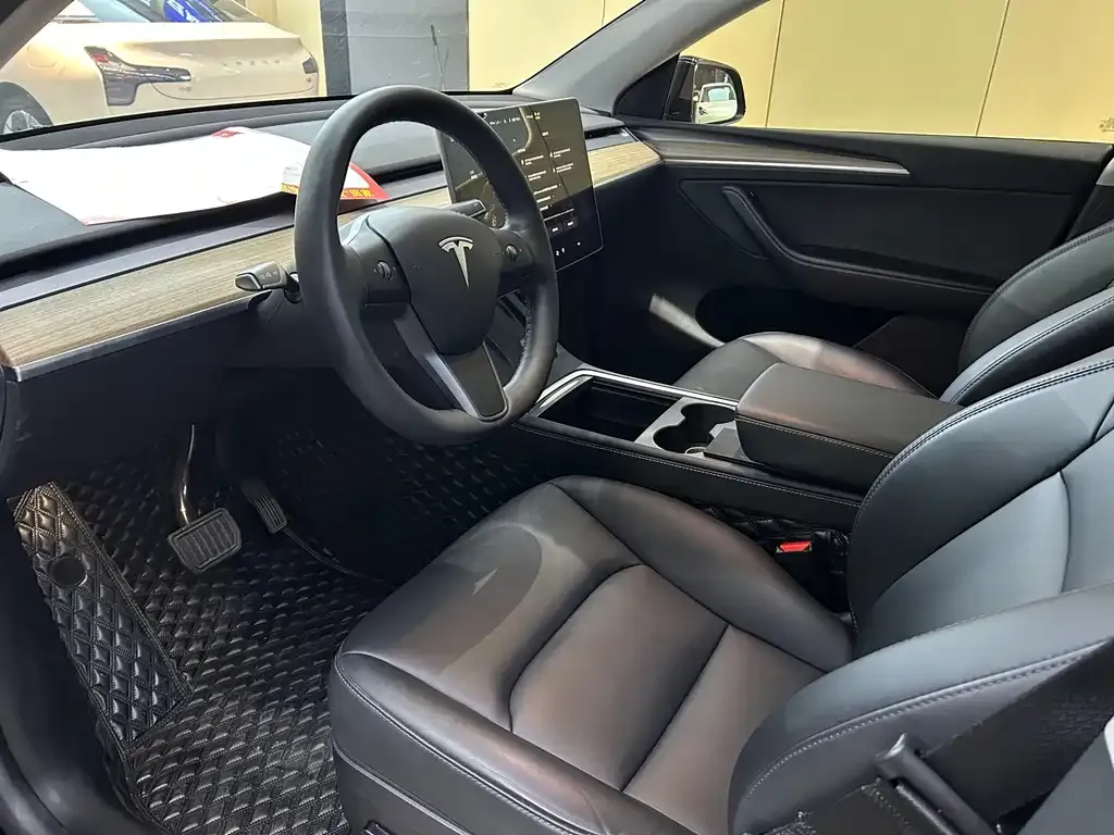 Tesla Model Y 2023 из CN, фото 7