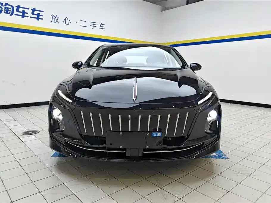 Hongqi E-QM5 2024 из CN, фото 2