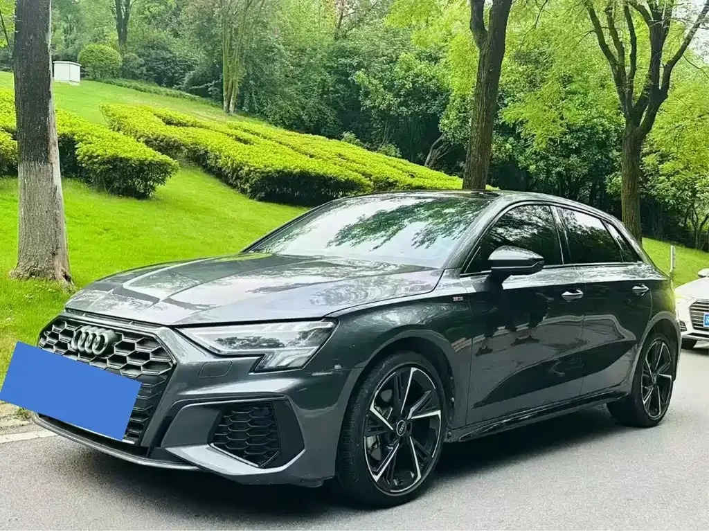 Audi A3 2023 из CN, фото 2