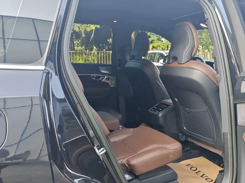 Volvo XC90 2023 из CN, фото 10