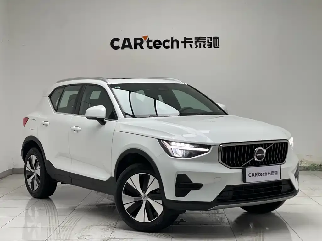 Volvo XC40 2024 из CN, фото 3