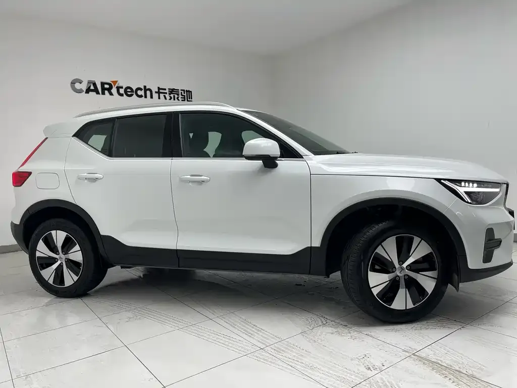Volvo XC40 2024 из CN, фото 4