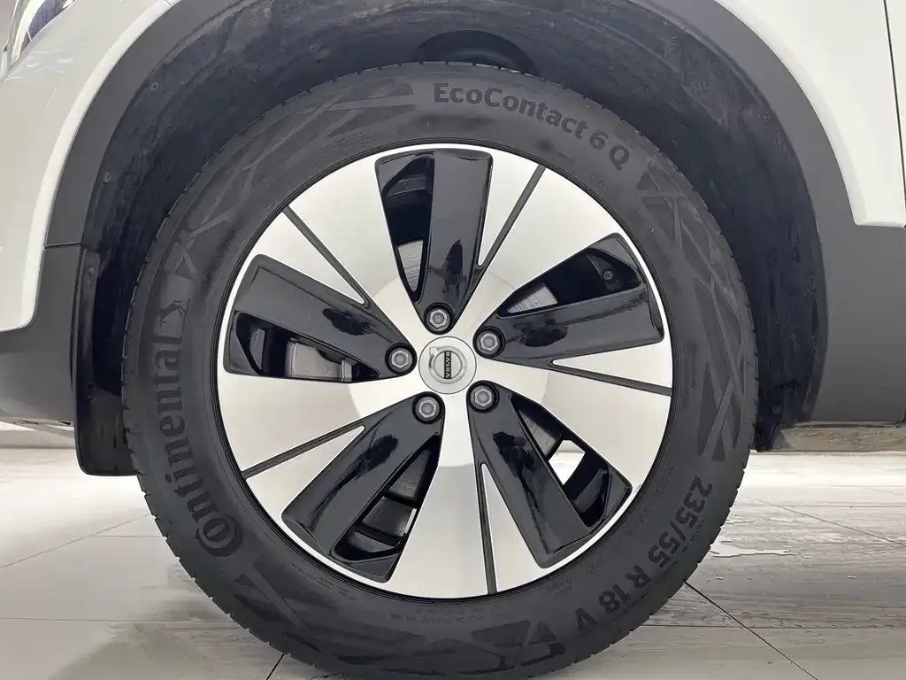 Volvo XC40 2024 из CN, фото 7