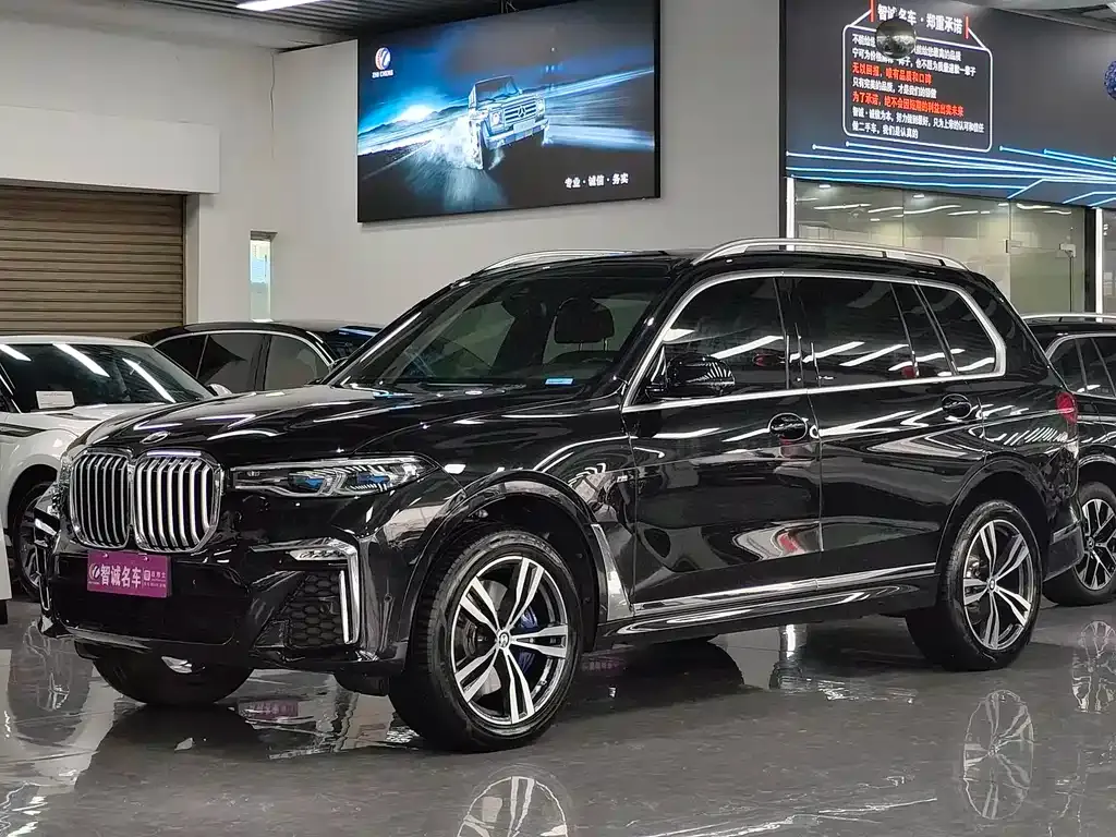 BMW X7 — фото 1