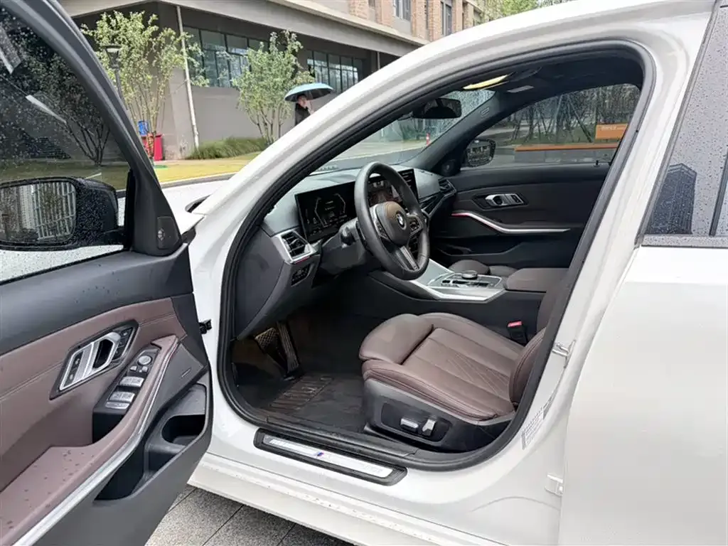 BMW 3 Series 2023 из CN, фото 9