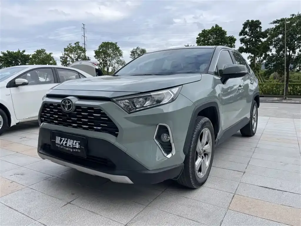 Toyota RAV4 2023 из CN, фото 1