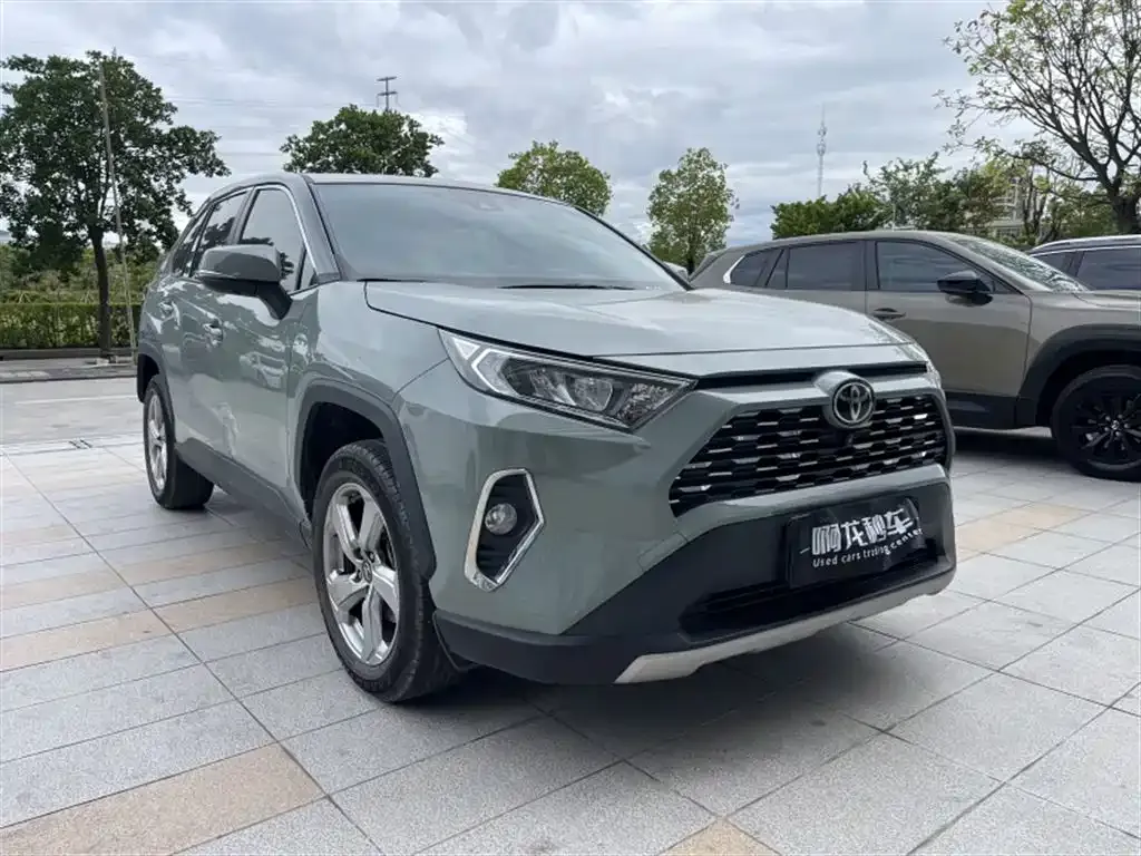 Toyota RAV4 2023 из CN, фото 3