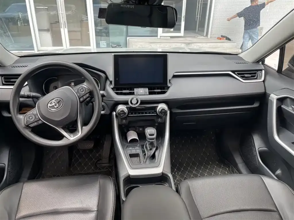 Toyota RAV4 2023 из CN, фото 6