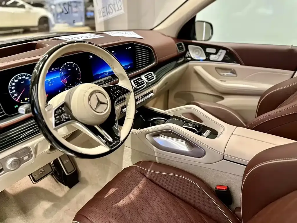 Mercedes-Benz GLS — фото 6
