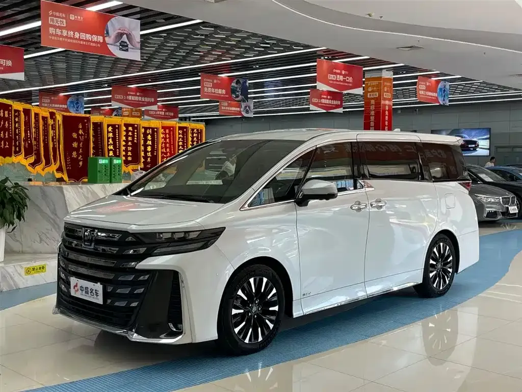 Toyota Vellfire 2024 из CN, фото 1