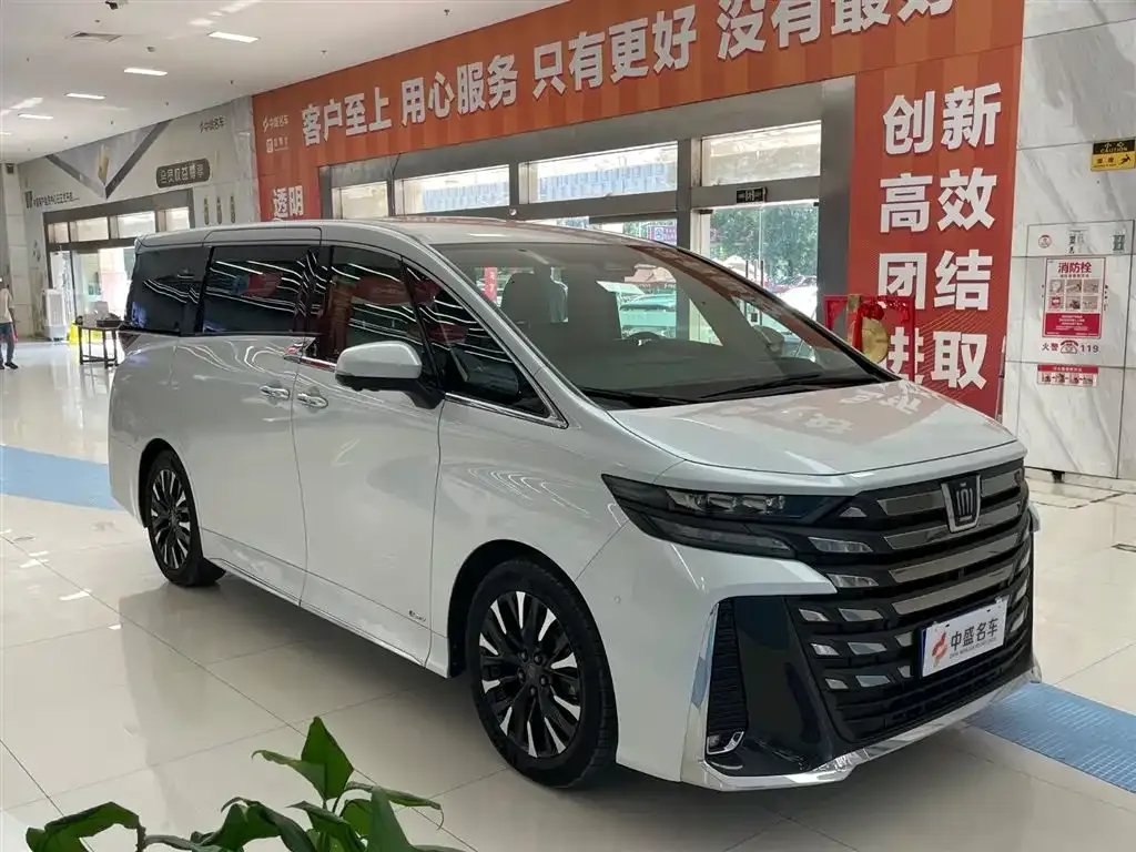 Toyota Vellfire 2024 из CN, фото 3