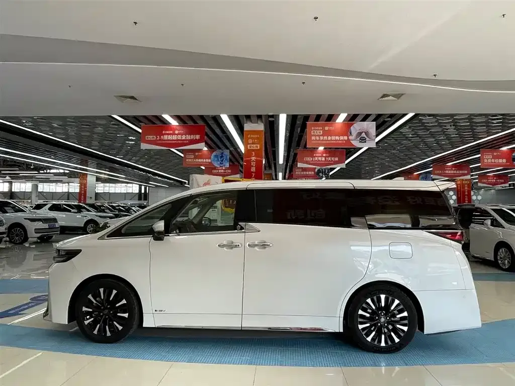 Toyota Vellfire 2024 из CN, фото 4