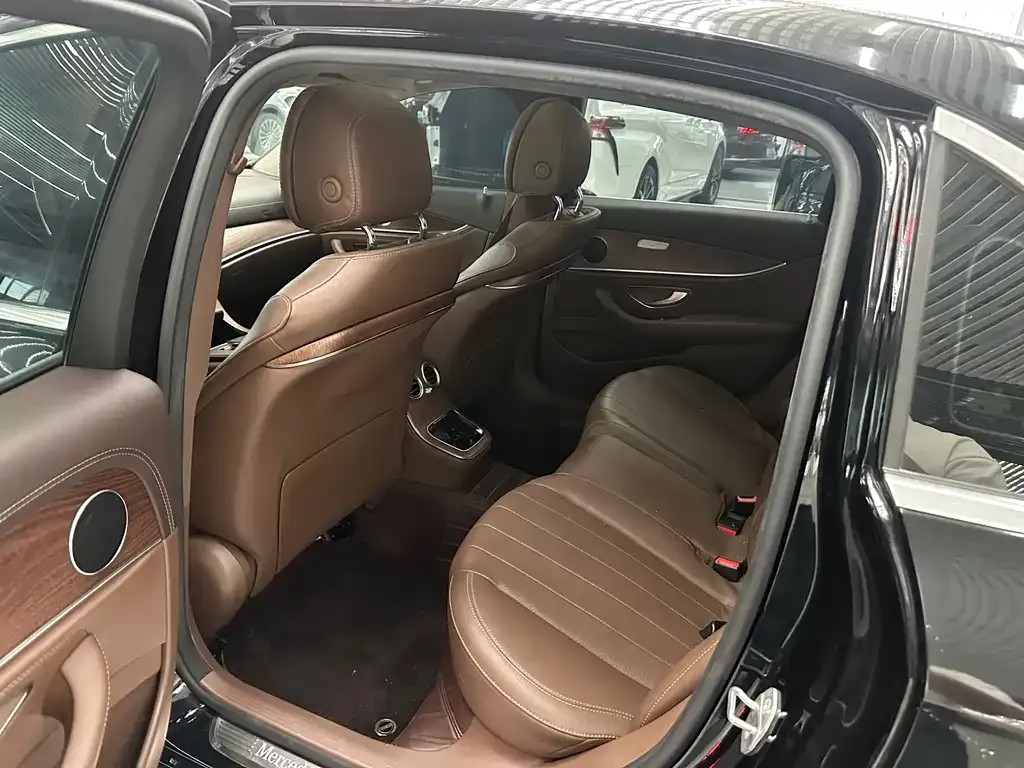 Mercedes-Benz E-Class 2023 из CN, фото 5