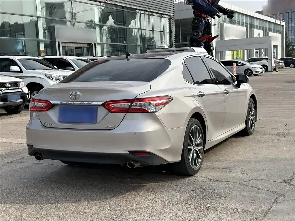 Toyota Camry 2021 из CN, фото 9