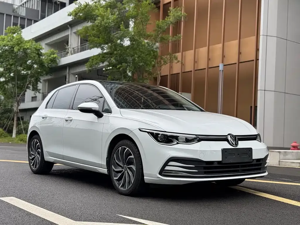 Volkswagen Golf 2022 из CN, фото 3