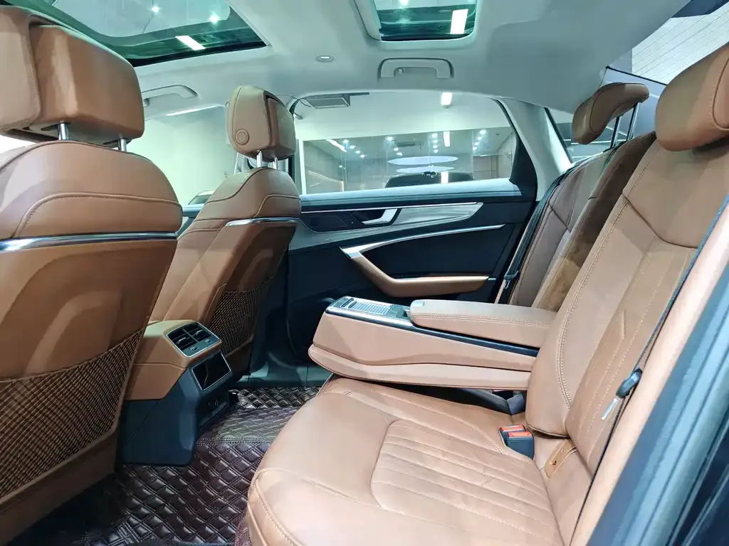 Audi A6L 2022 из CN, фото 9